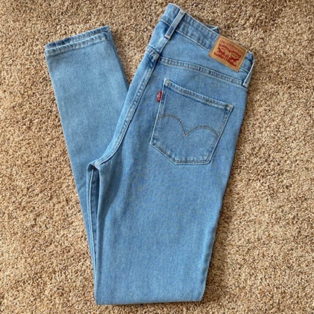 Levi's Women's 721 High Rise Skinny Jeans - Size 28